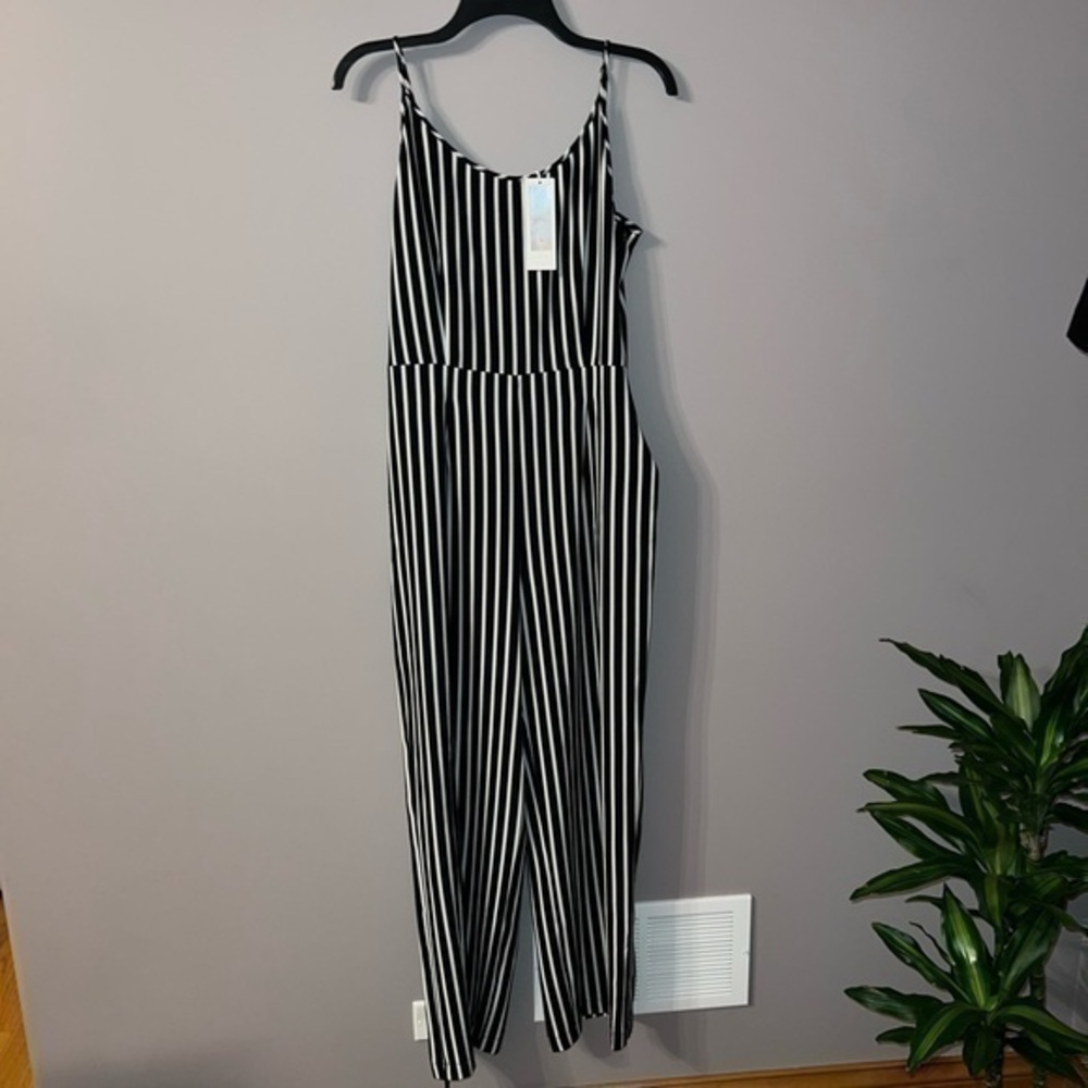 NWT Black and white striped straight leg maxi romper size medium ci sono